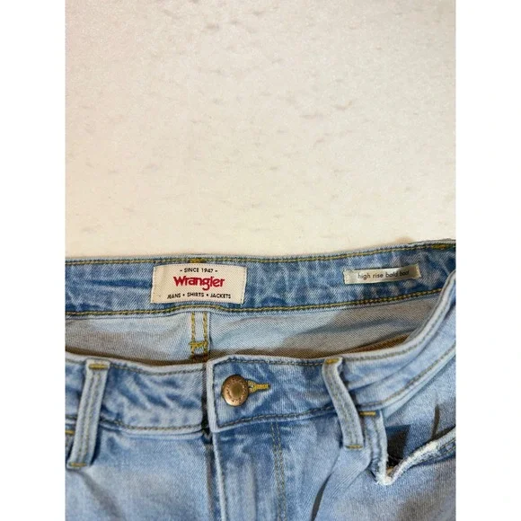 Wrangler Women's High Rise Bold Bootcut Jeans Light Wash Size 6x32 - Picture 4 of 5